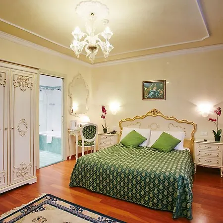 圣卢卡公寓酒店 *