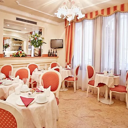 圣卢卡公寓酒店 *