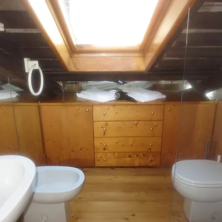 아파르타멘티 산 루카 아파트 *